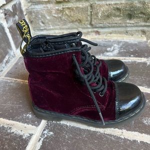 Dr. Martens Pooch velour w/ patent Leather ankle boots toddler Size 11